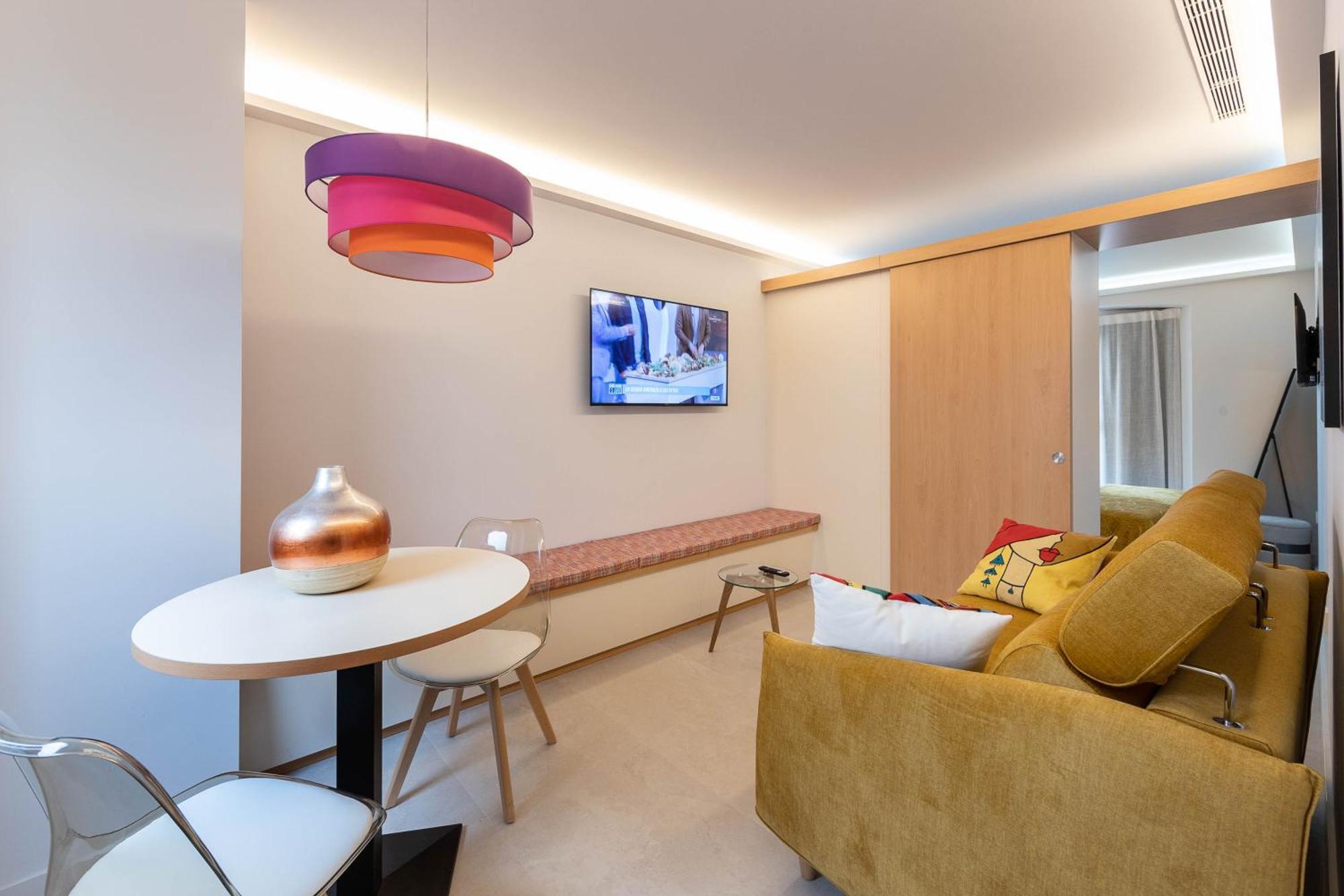 C&C Apartments Figueres  Luaran gambar