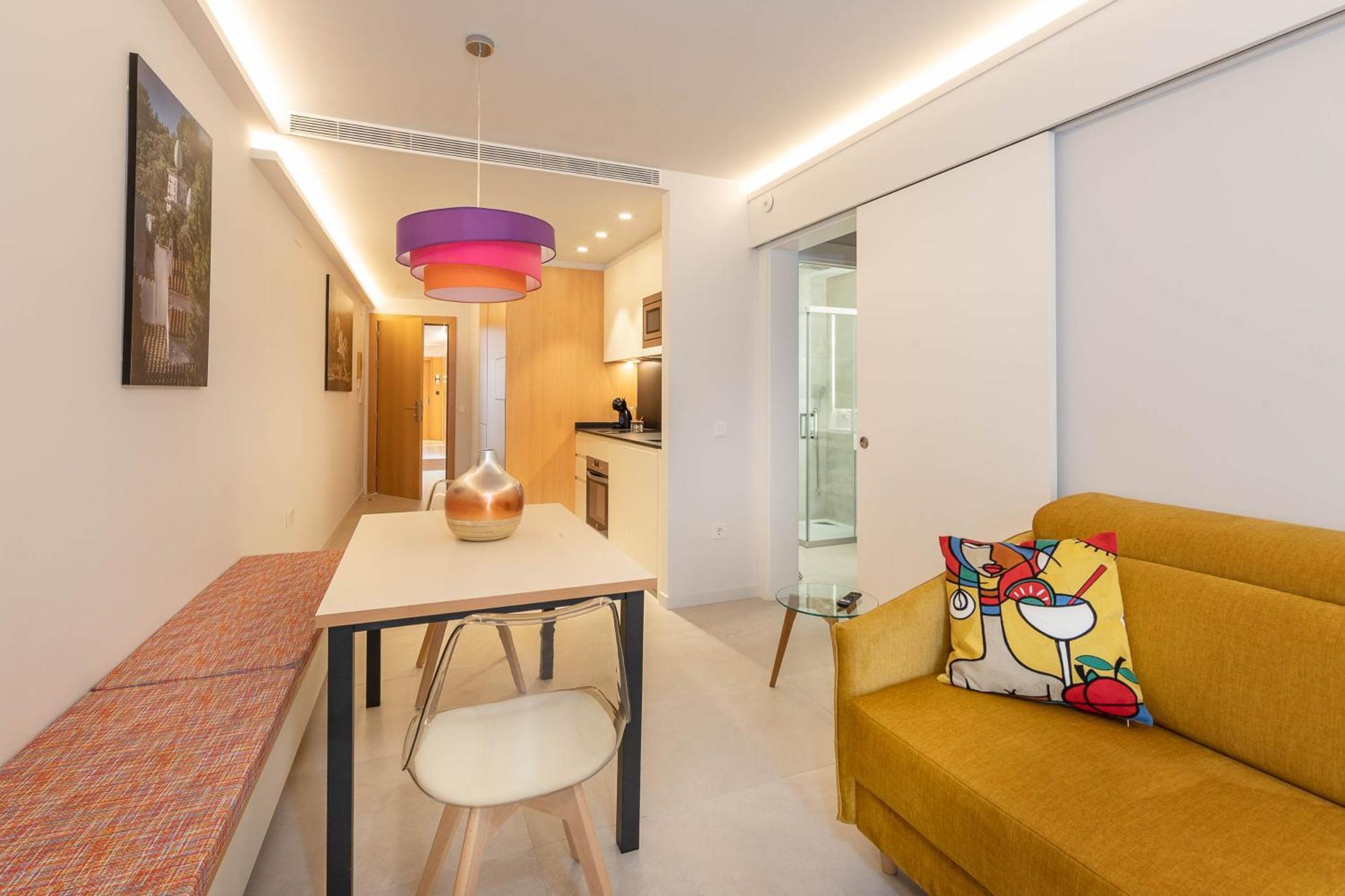 C&C Apartments Figueres  Luaran gambar