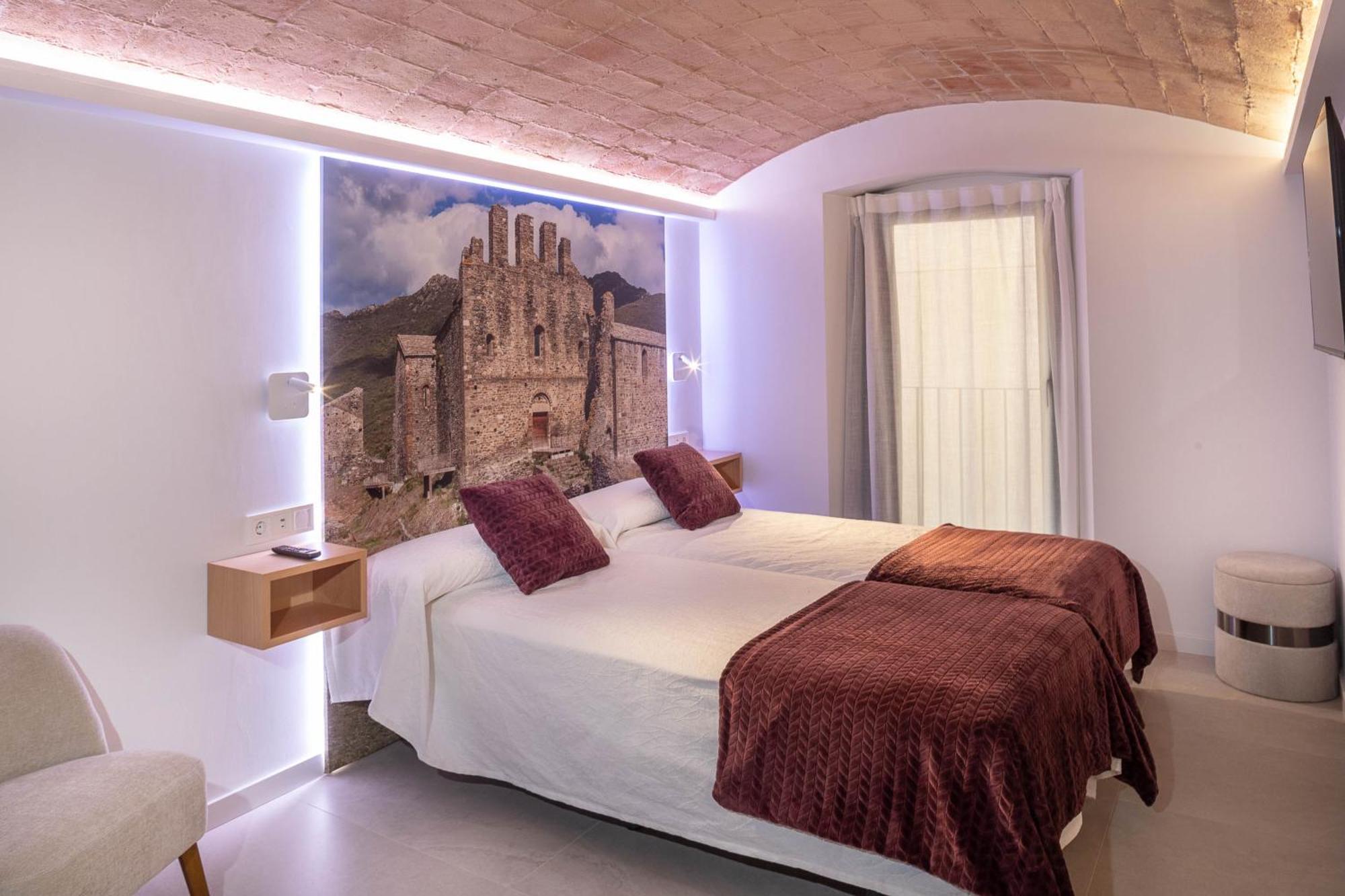 C&C Apartments Figueres  Luaran gambar