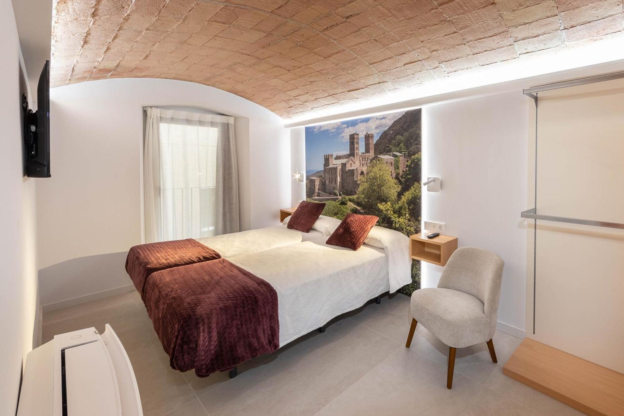 C&C Apartments Figueres  Luaran gambar